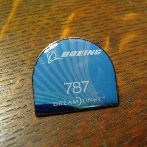 ✈️ Boeing 787 Dreamliner Airplane Lapel Pin